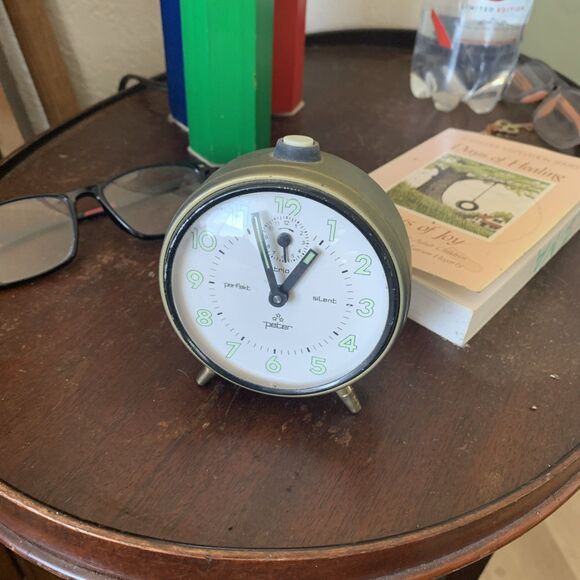 Vintage PETER Germany Alarm clock Silent Variant - Tested Alarm works too - Picture 11 of 11